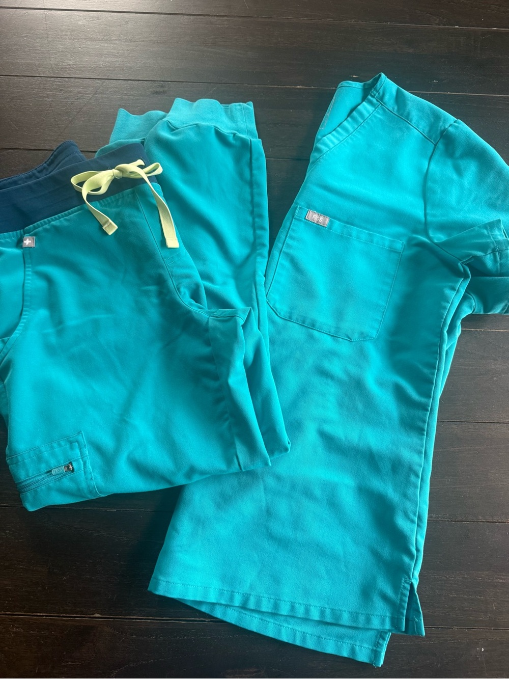 Figs women’s scrub set Tropical Blue